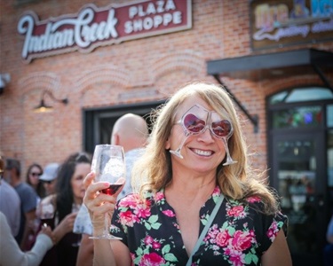 Lady-funny-wine-glasses.jpg